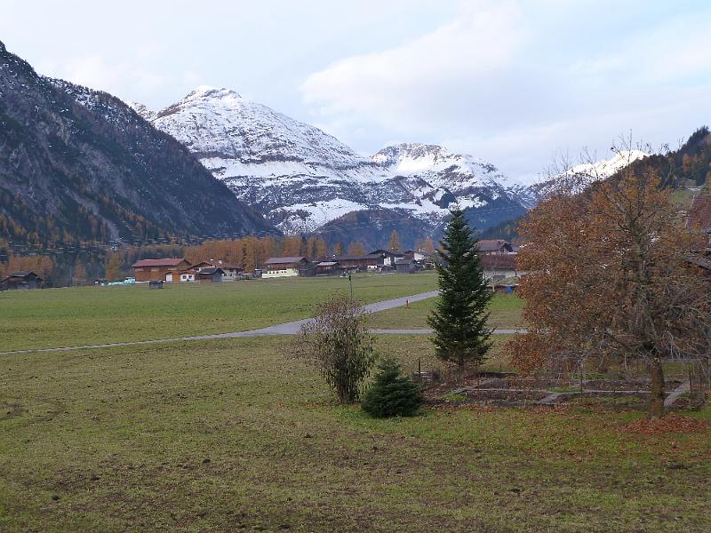 zicht op Holzgau van bij Auer.jpg